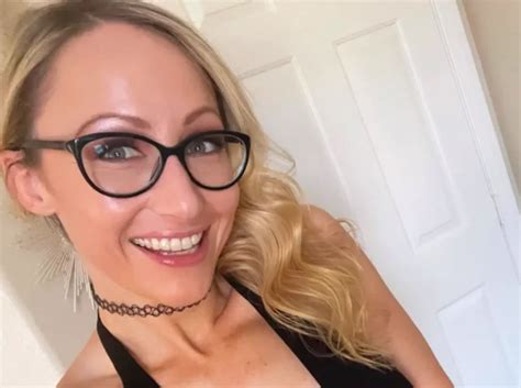 milf porn hub.com|Curvy MILF Crystal Clark Seduces Young Stud and Drains his.